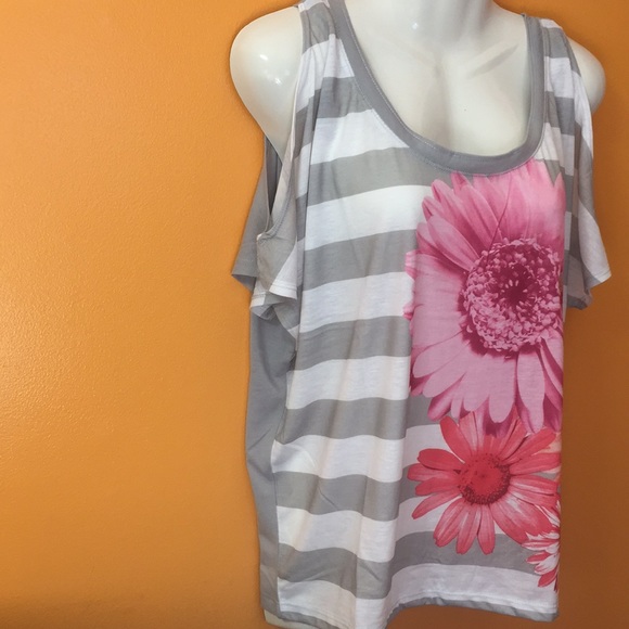 Aeropostal Women’s Blouse - Picture 3 of 3